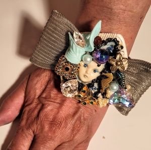 Wendy Gell Adagio Face Bracelet Silver Bow